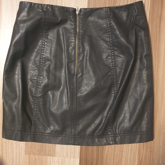Free People Black Vegan Leather Mini Skirt - Picture 4 of 5